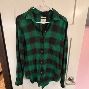 American Eagle Outfitters Green and Black Plaid Shirt